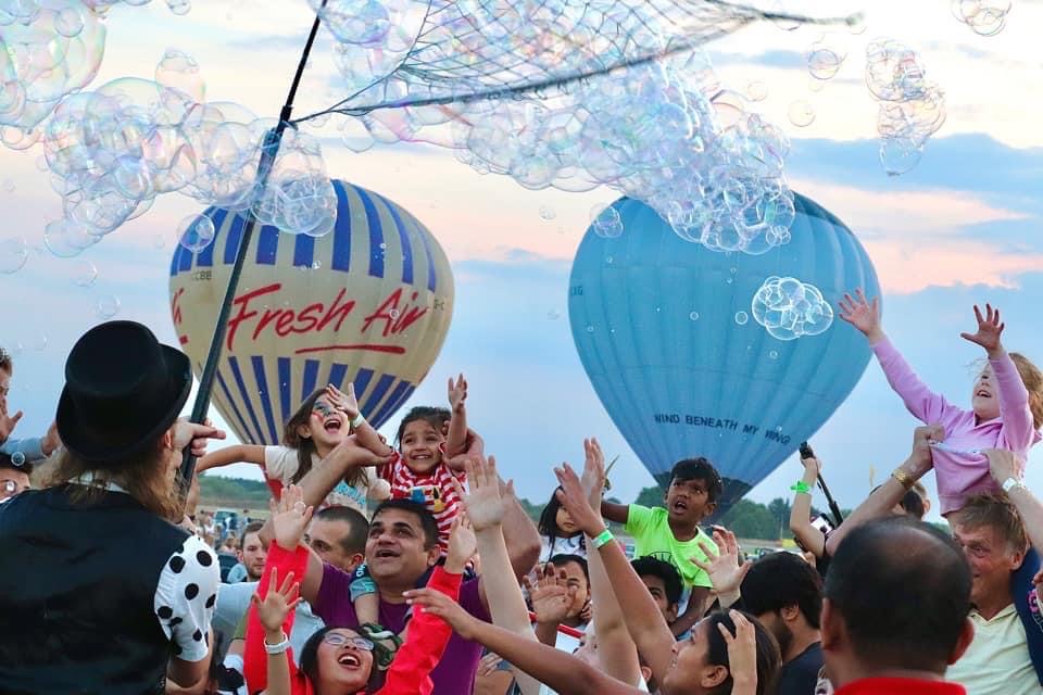 The Bubble Man entertaining children