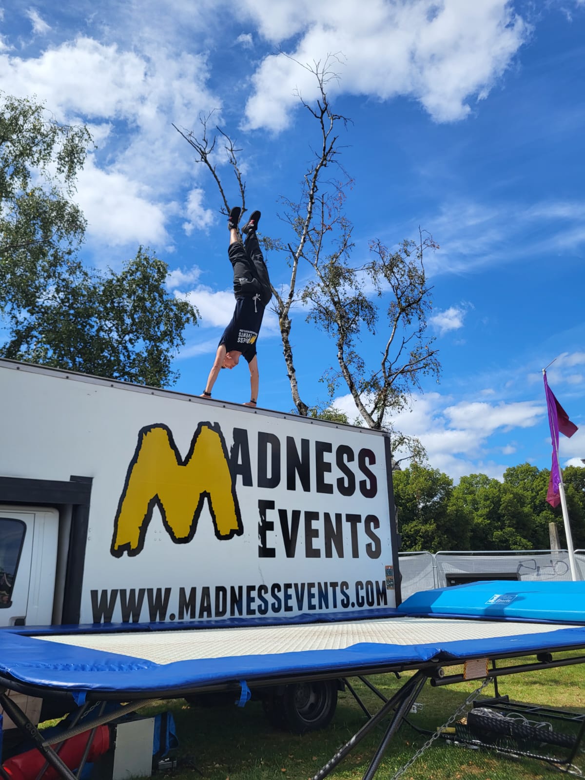 Trampoline show with aerial stunts